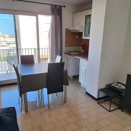 Apartment Agreable Avec Place De Parking Privatif